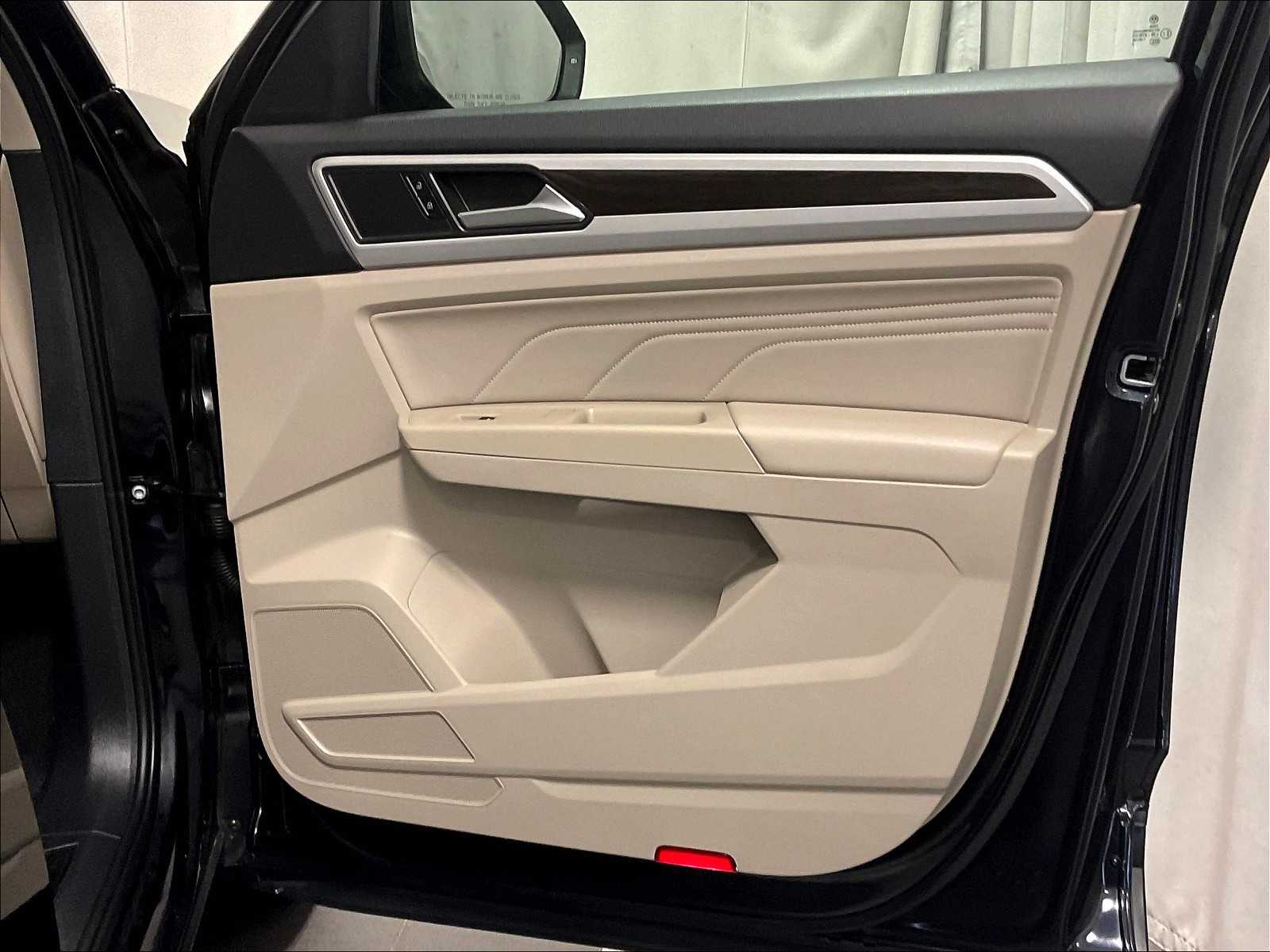 2022 Volkswagen Atlas V6 SE Technology photo 8
