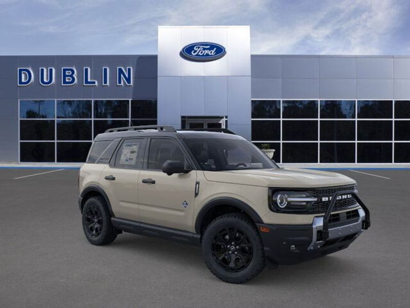 2025 Ford Bronco Sport Outer Banks photo 2