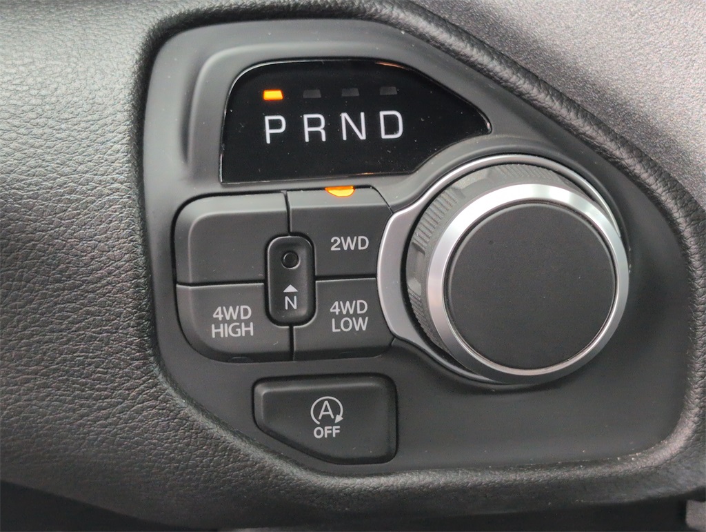 2025 Ram 1500 Tradesman photo 11