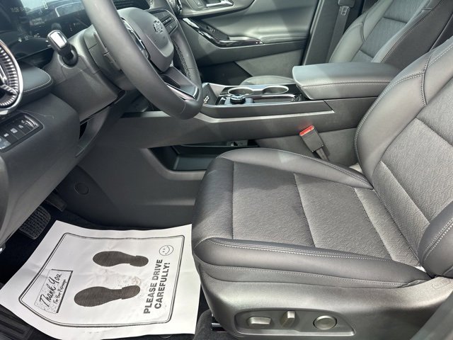 2026 Chevrolet Equinox LT photo 9