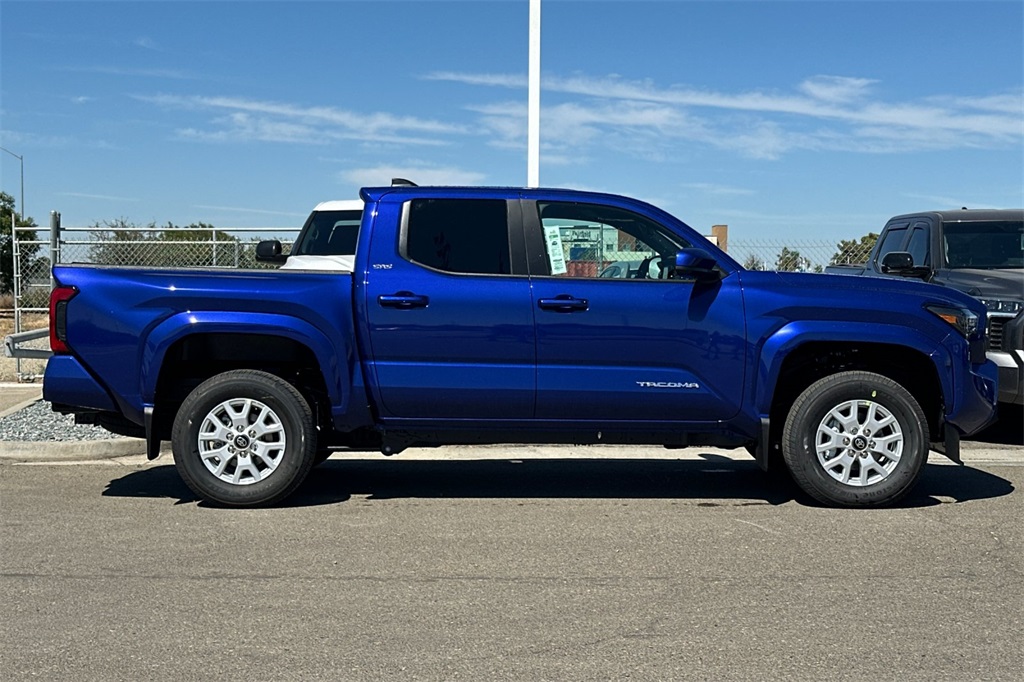 2025 Toyota Tacoma SR5 photo 3