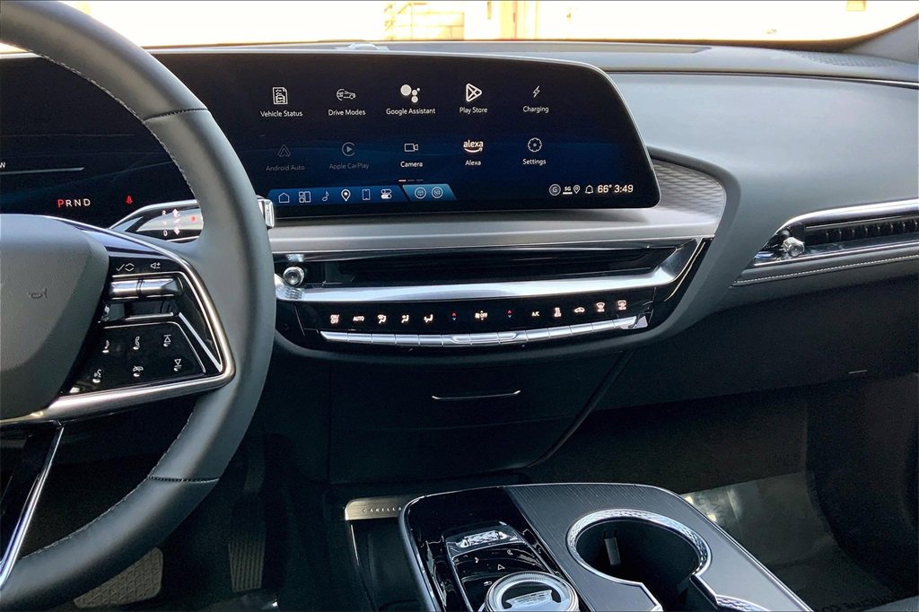 2025 Cadillac Lyriq Luxury photo 8