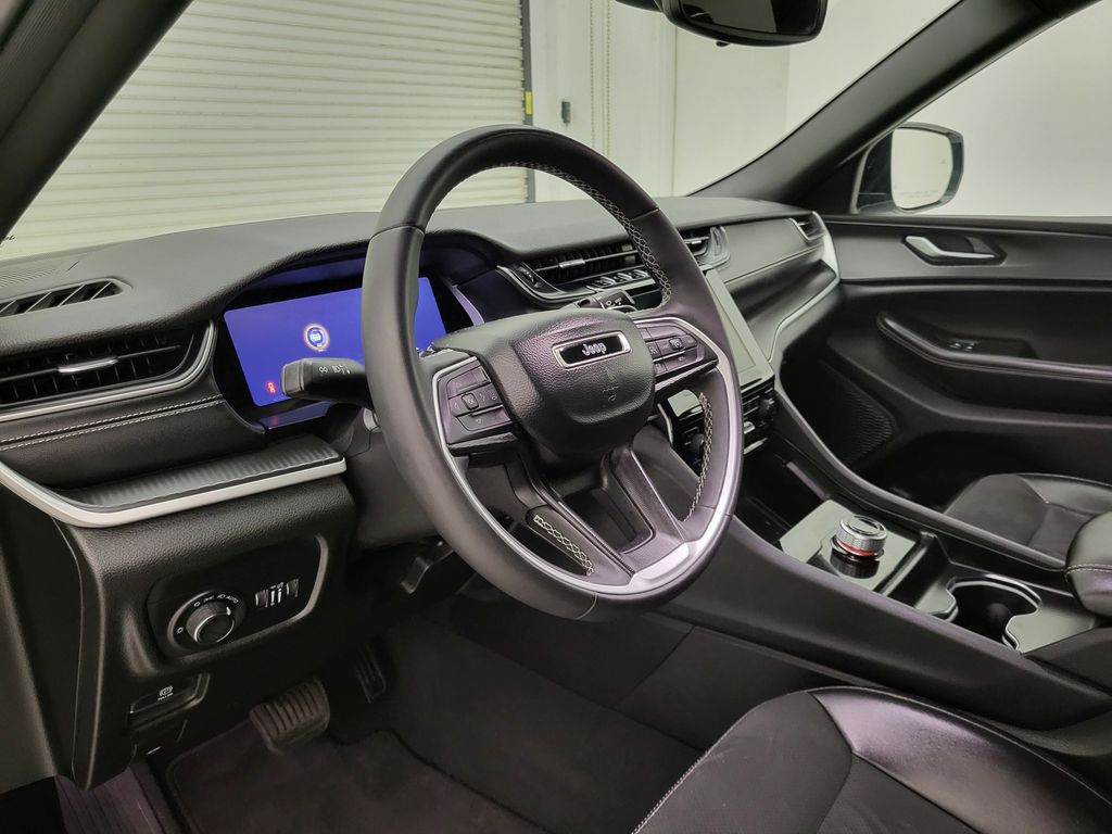 2024 Jeep Grand Cherokee Altitude photo 12