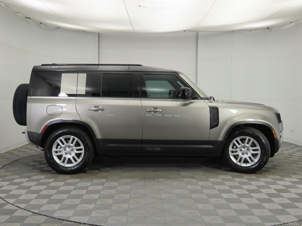 2025 Land Rover Defender 110 S photo 4