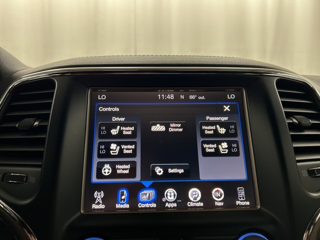 2015 Jeep Grand Cherokee Overland photo 12