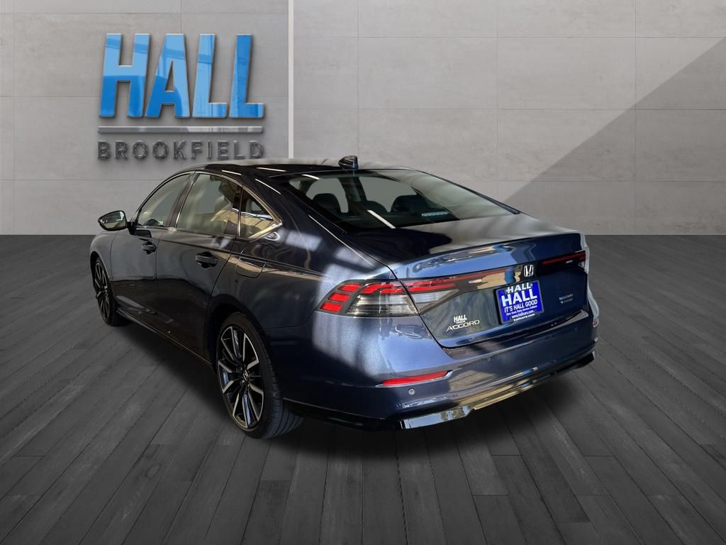 2023 Honda Accord Hybrid Touring photo 3