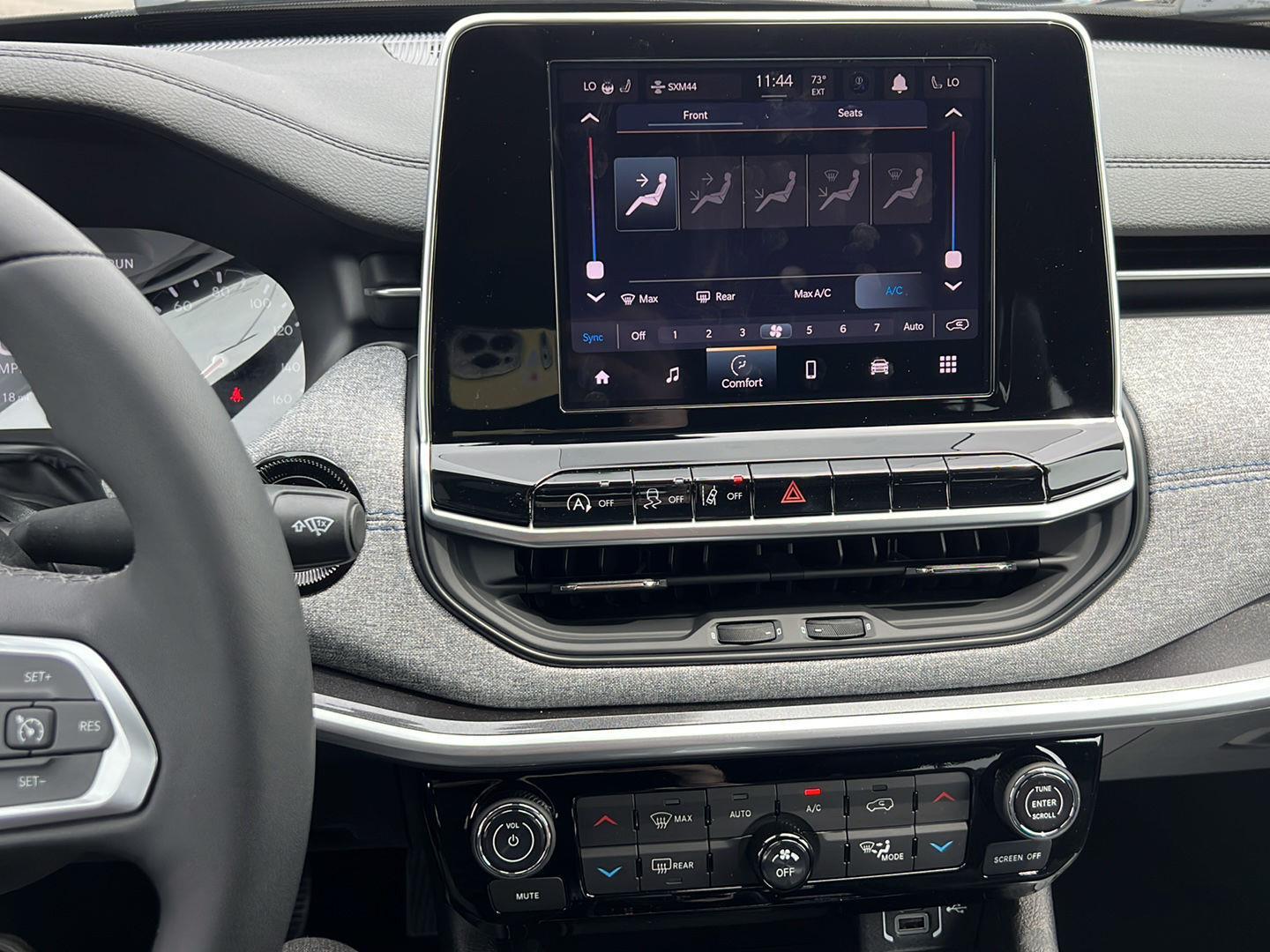 2025 Jeep Compass Latitude photo 15