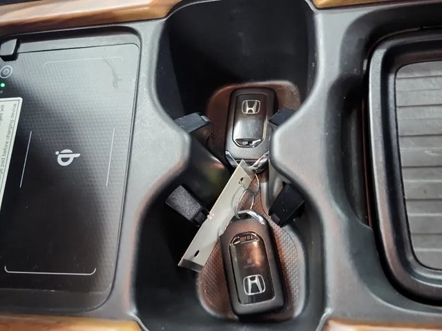 2022 Honda CR-V Touring photo 10