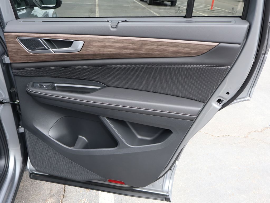 2025 Volkswagen Atlas SEL Premium R-Line photo 16