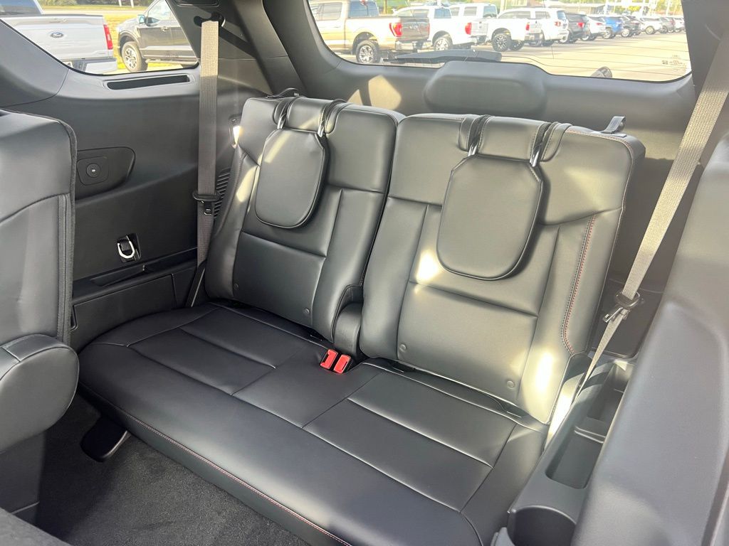 2025 Ford Explorer ST-Line photo 21