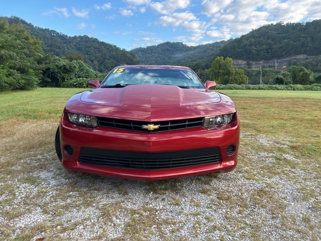 Used 2015 Chevrolet Camaro 1LS with VIN 2G1FA1E34F9194118 for sale in Hazard, KY