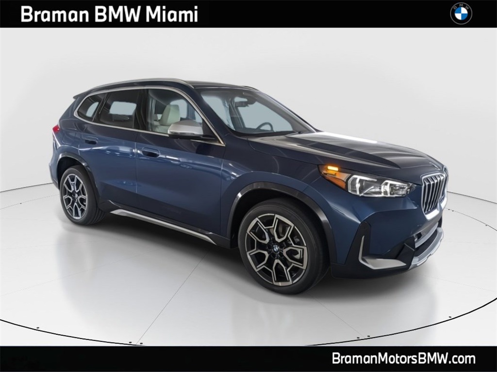 2025 BMW X1 28i's photo