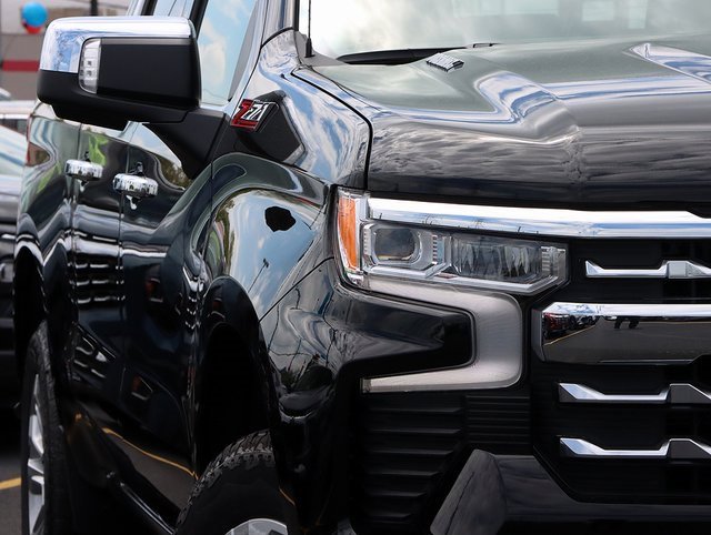 2025 Chevrolet Silverado 1500 LTZ photo 4