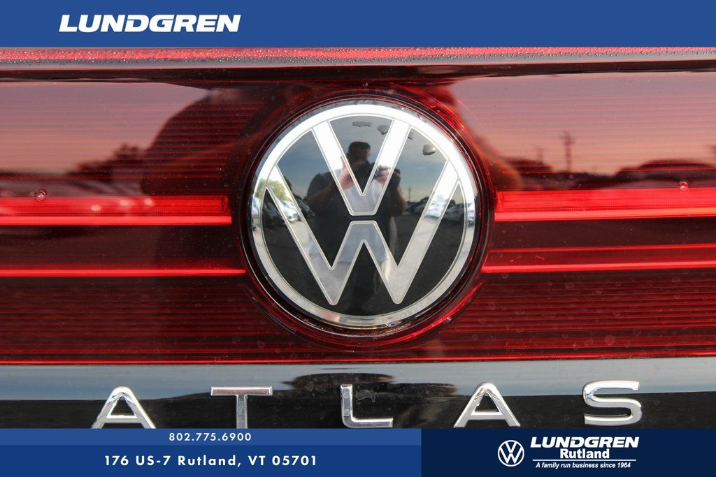 2024 Volkswagen Atlas Peak Edition SEL photo 24