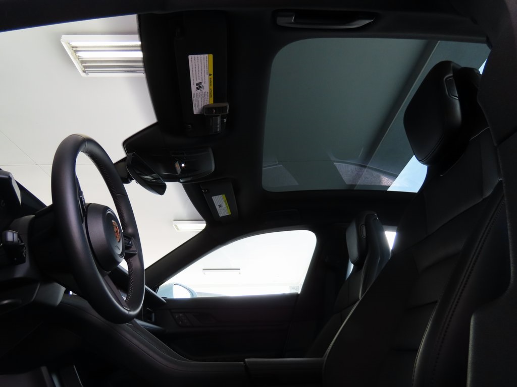 2023 Porsche Taycan photo 44