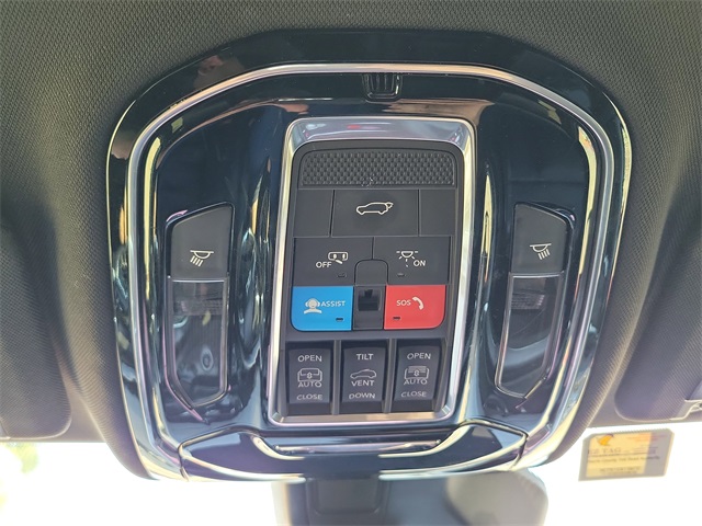 2021 Jeep Grand Cherokee Overland photo 34