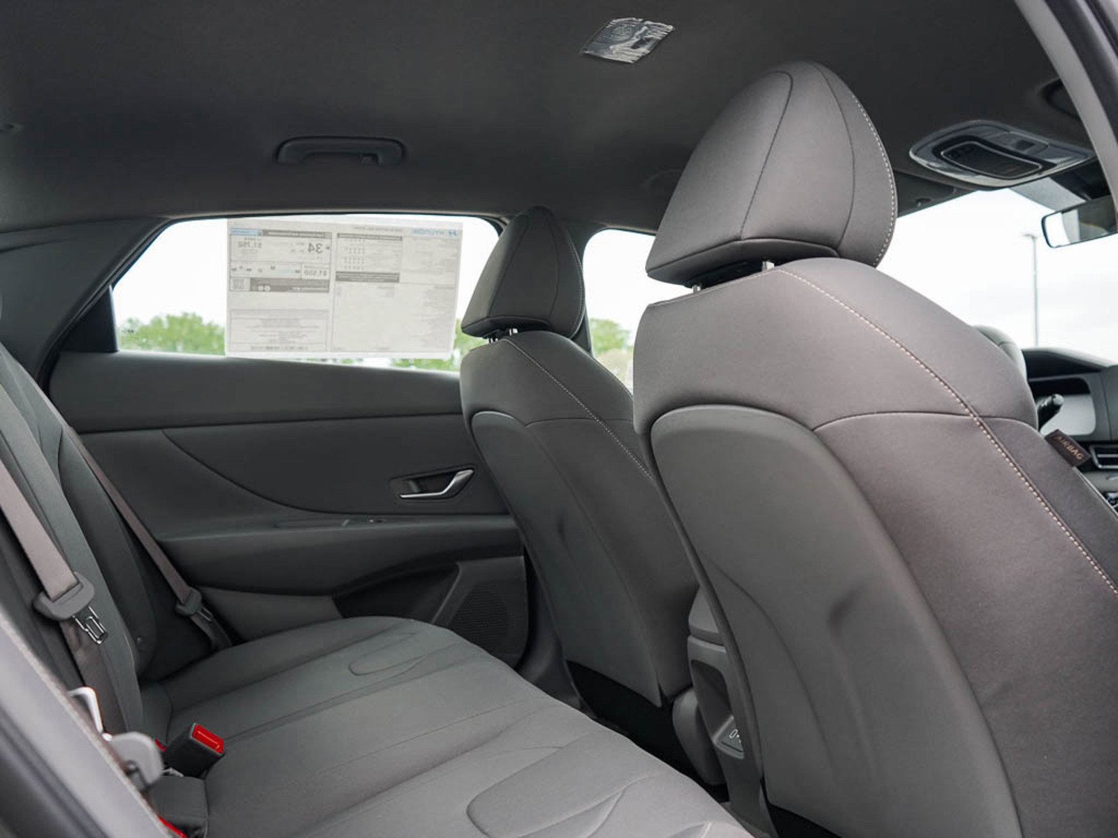 2025 Hyundai Elantra SEL Sport photo 9