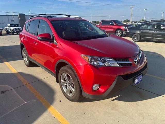 2015 Toyota RAV4 XLE photo 3