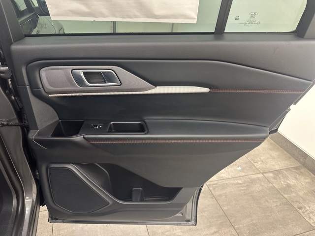 2025 Ford Explorer ST-Line photo 24