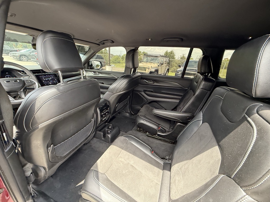 2023 Jeep Grand Cherokee Altitude photo 21
