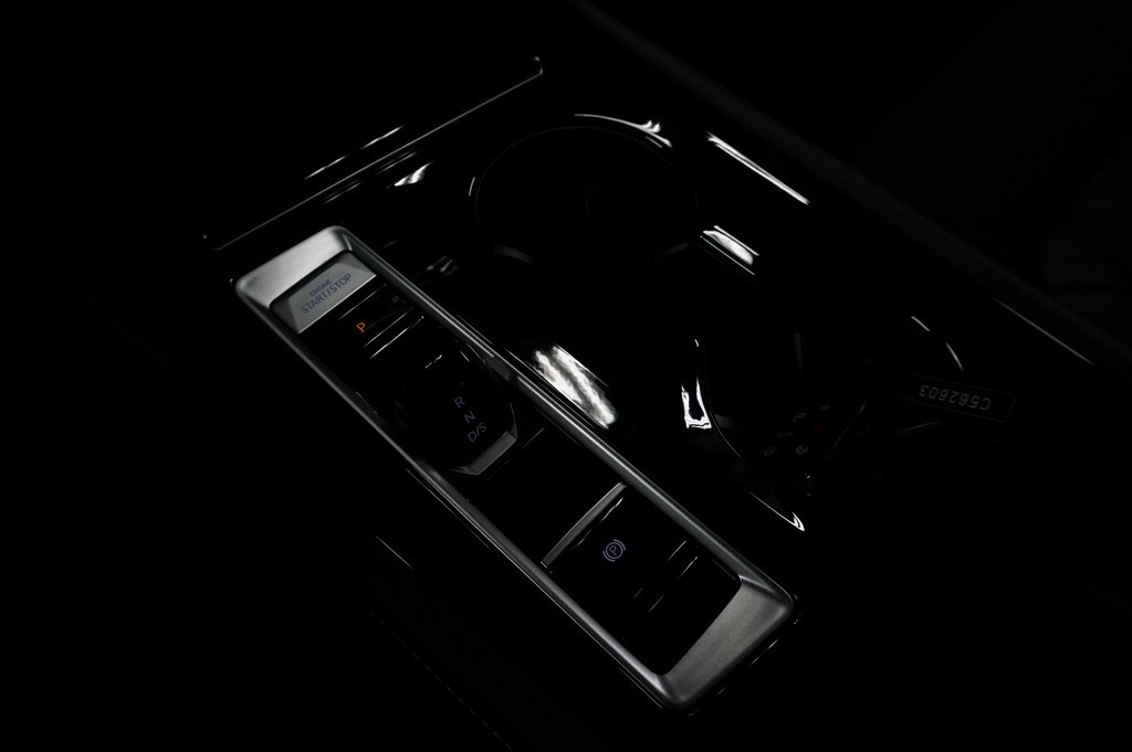 2025 Volkswagen Atlas SEL Premium R-Line photo 19
