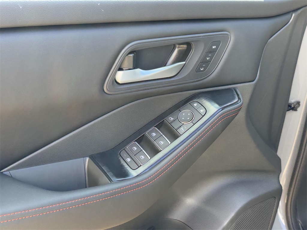 2026 Nissan Rogue SV photo 23