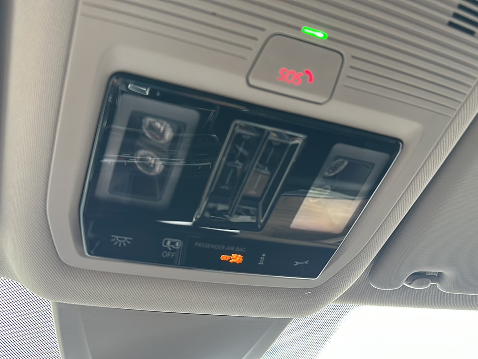 2025 Volkswagen Atlas SE Technology photo 16