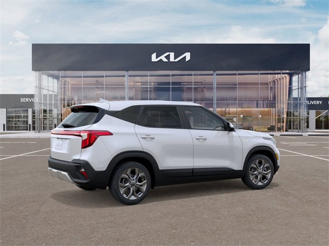 2026 Kia Seltos LX photo 5