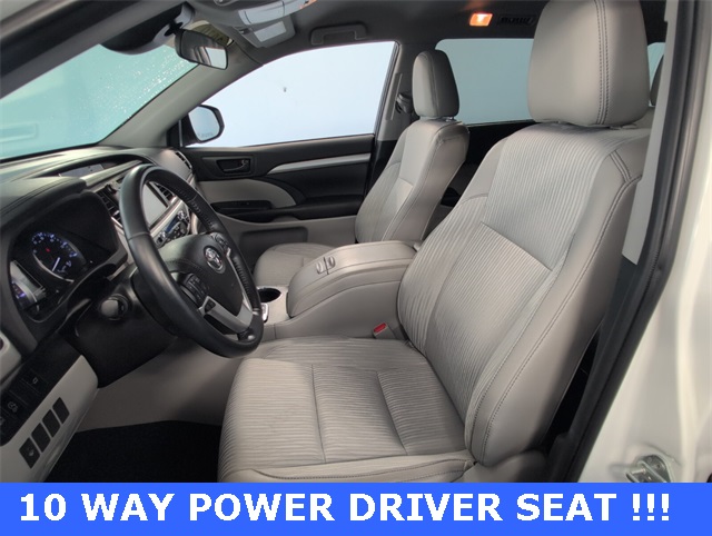 2019 Toyota Highlander LE Plus photo 4