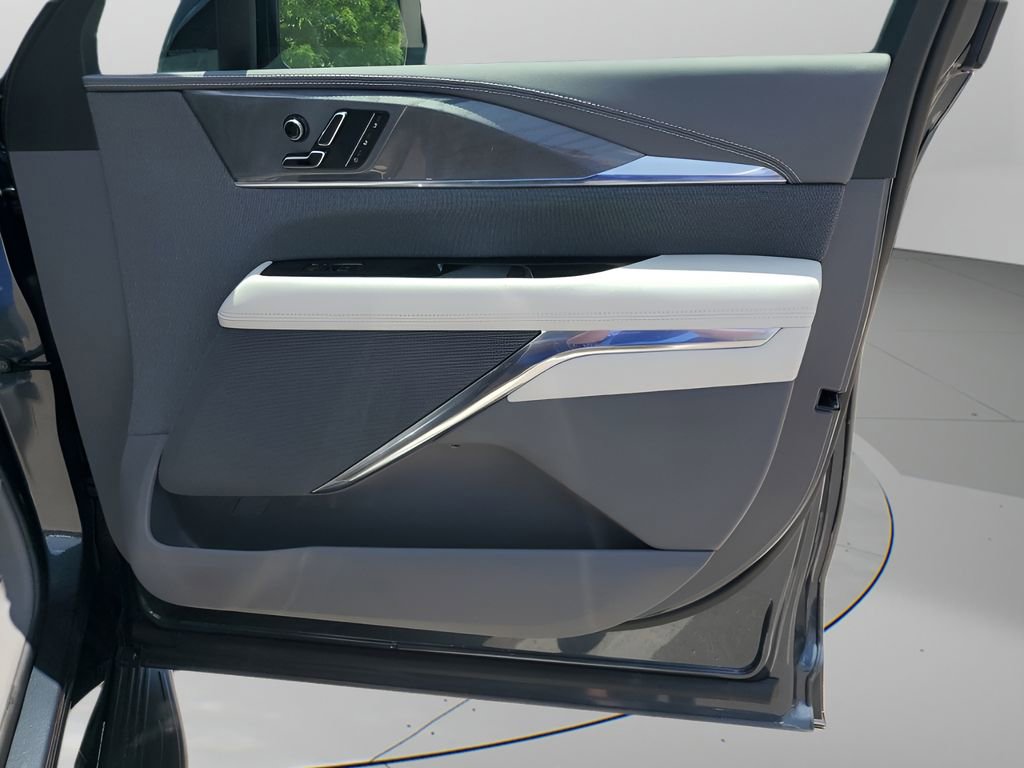 2026 Cadillac Escalade IQ Luxury photo 12