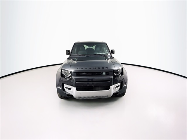 2025 Land Rover Defender 110 S photo 3