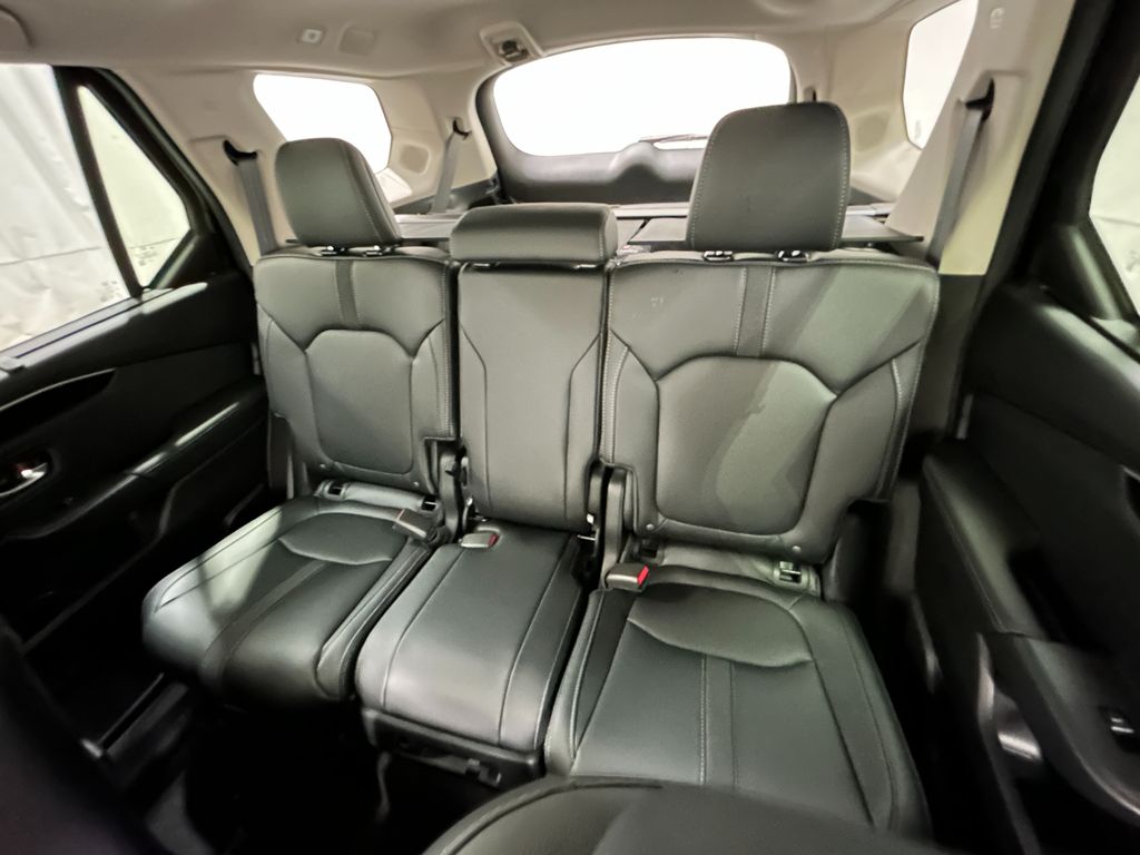 2025 Honda Pilot Touring photo 23