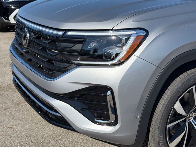 2026 Volkswagen Atlas SEL Premium R-Line photo 2