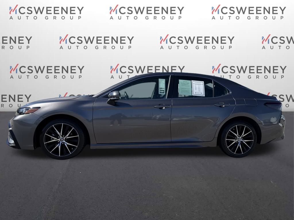2023 Toyota Camry SE photo 2