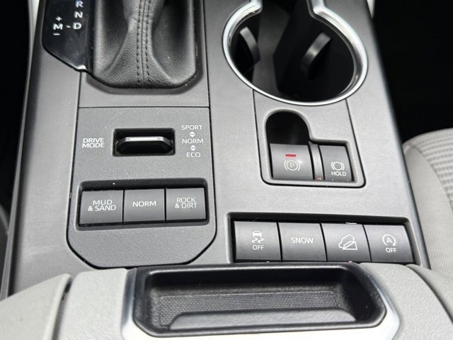 2022 Toyota Highlander LE photo 13