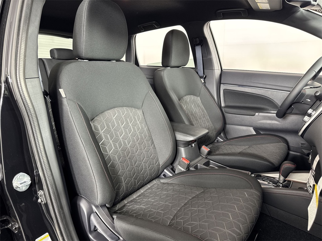 2025 Mitsubishi Outlander Sport ES SE LE photo 17