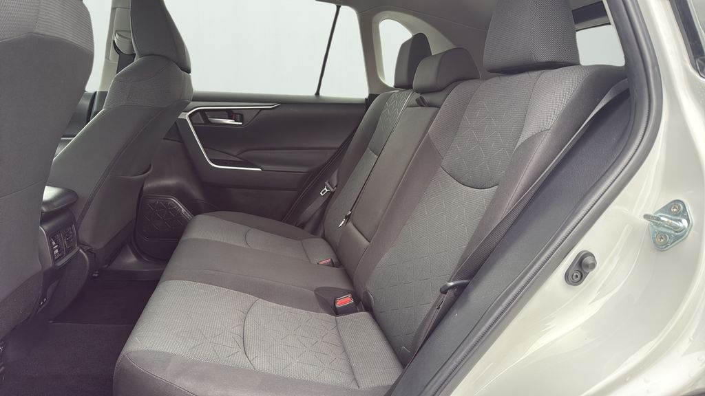 2024 Toyota RAV4 XLE photo 10