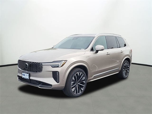 2026 Volvo XC90 Plus's photo