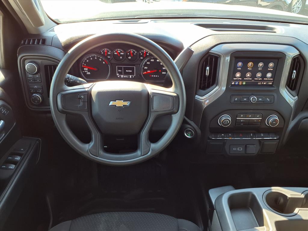 2024 Chevrolet Silverado 1500 photo 3