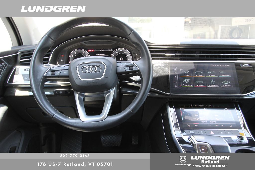 2022 Audi Q7 55 Premium Plus photo 5