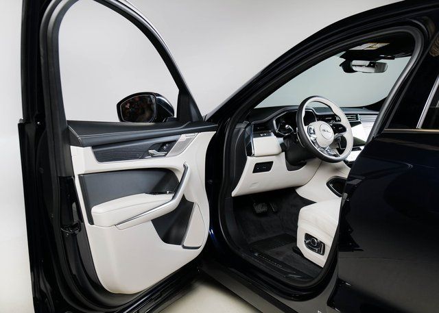 2026 Jaguar F-PACE P250 R-Dynamic S photo 13