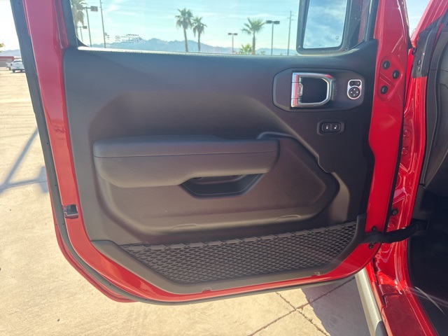 2025 Jeep Wrangler Rubicon photo 18
