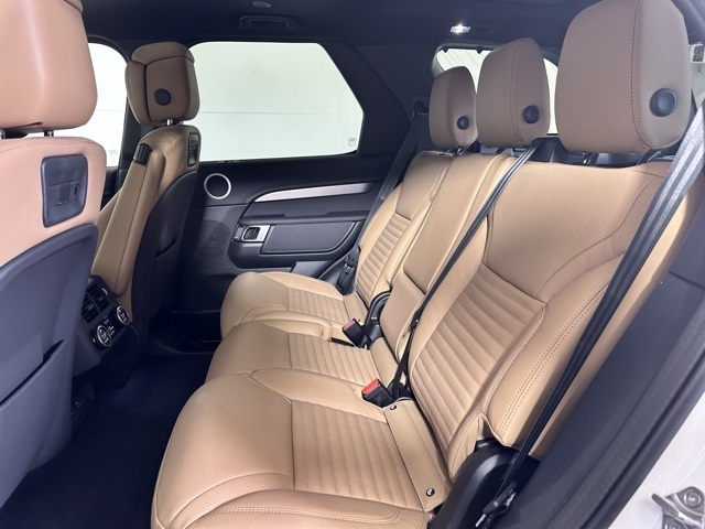2025 Land Rover Discovery SE photo 16