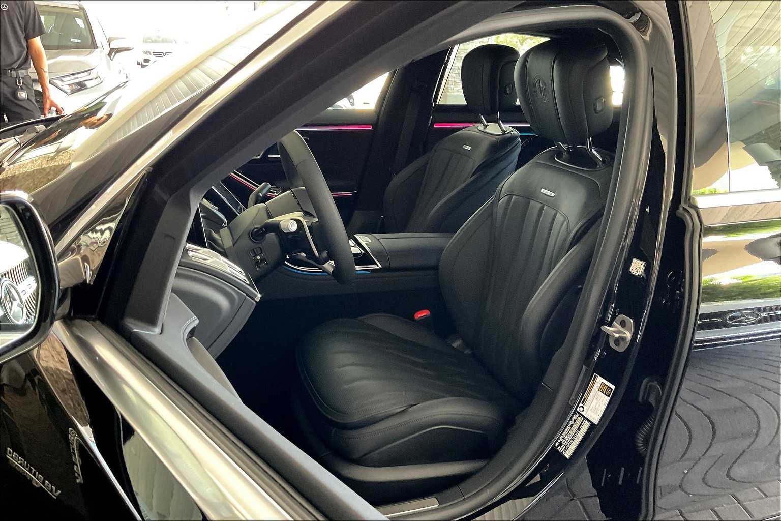 2025 Mercedes Benz S AMG 63 4MATIC photo 11