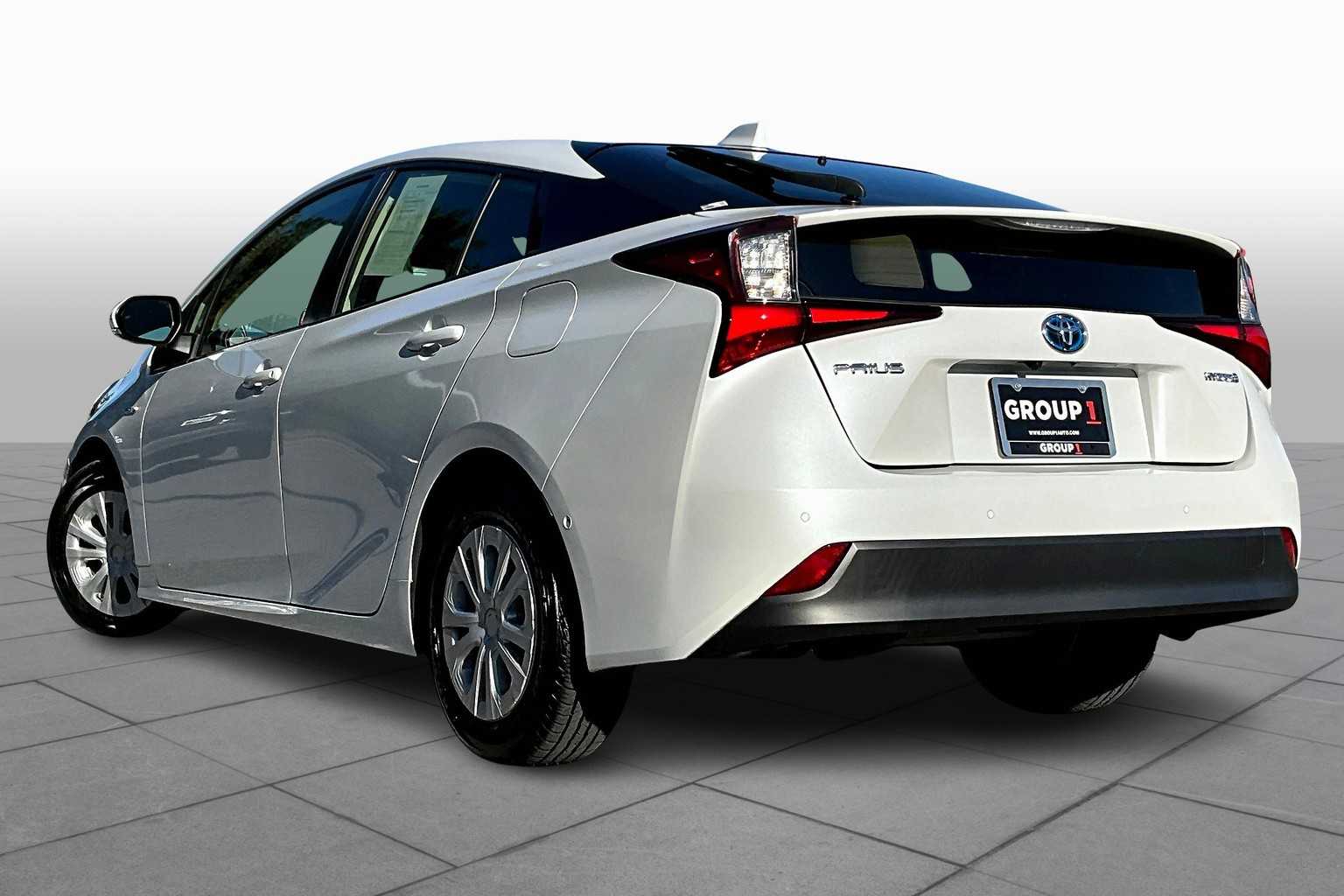 2022 Toyota Prius LE photo 10