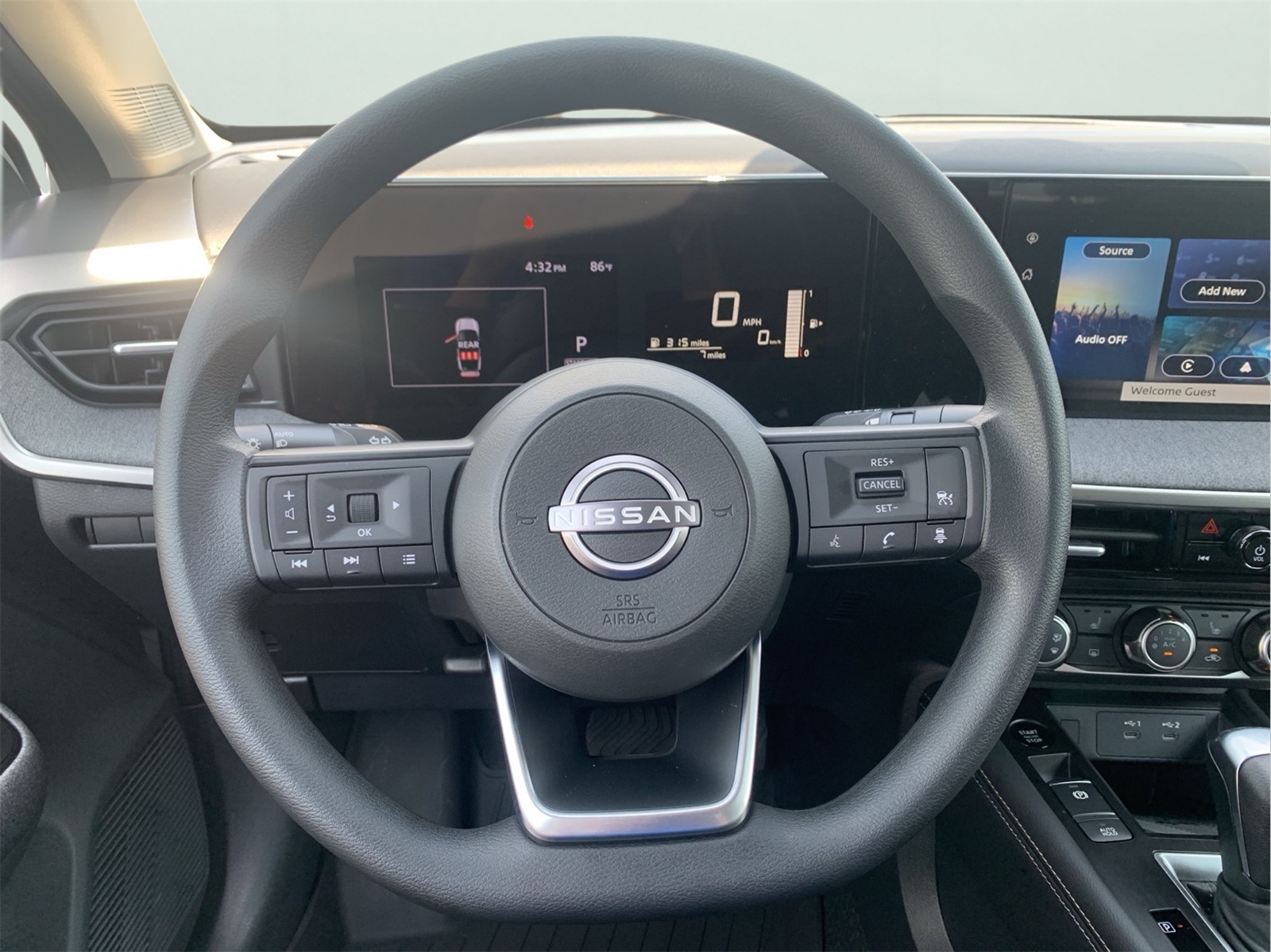 2025 Nissan Kicks SV photo 13