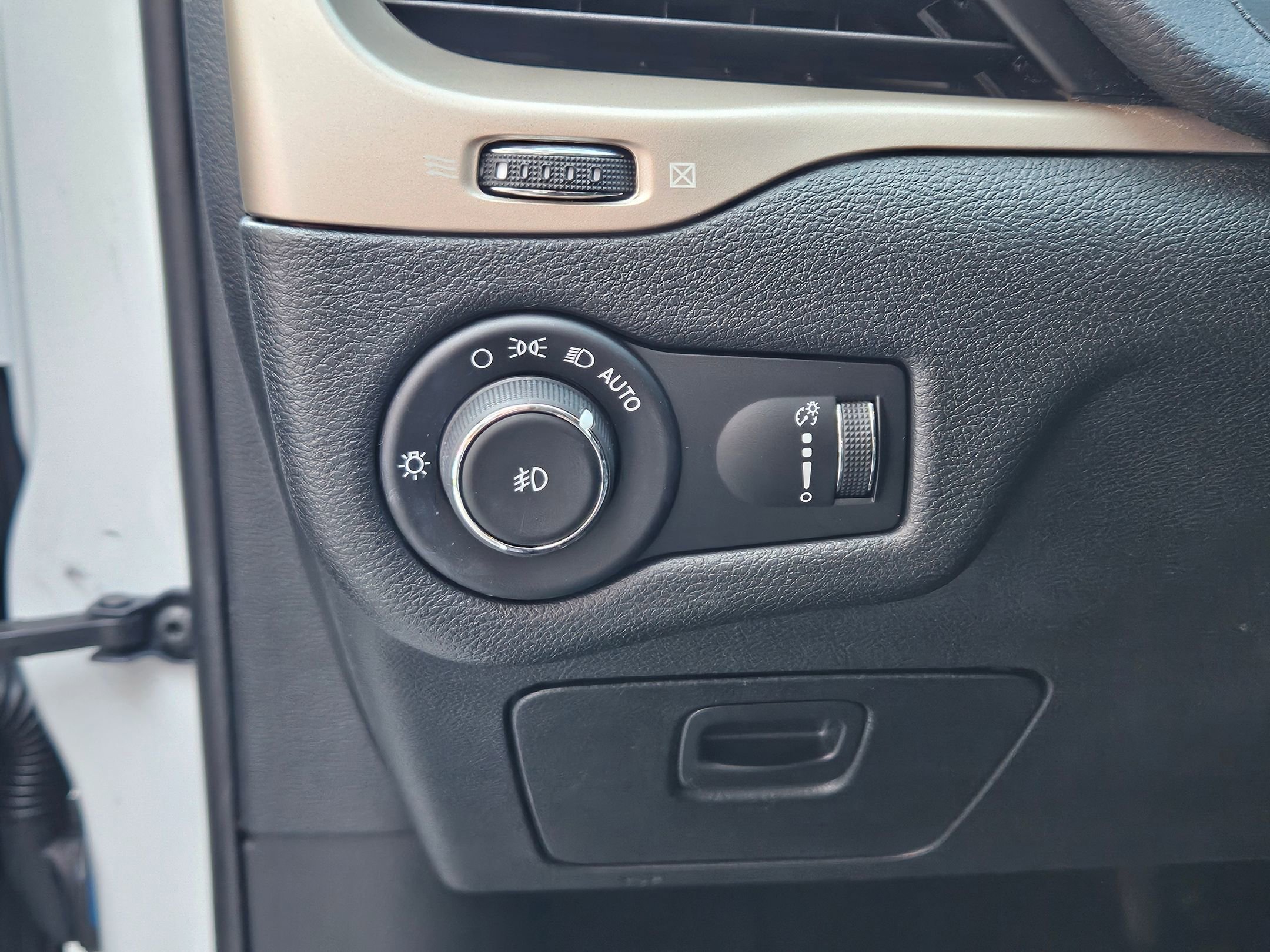 2018 Jeep Cherokee Latitude photo 17