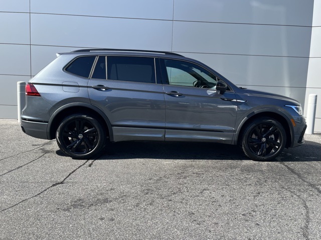2024 Volkswagen Tiguan SE R-Line Black photo 23