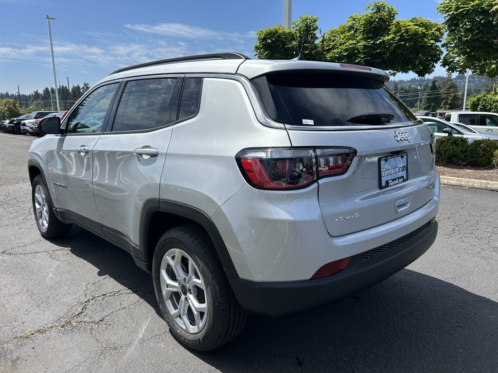 2025 Jeep Compass Latitude photo 6