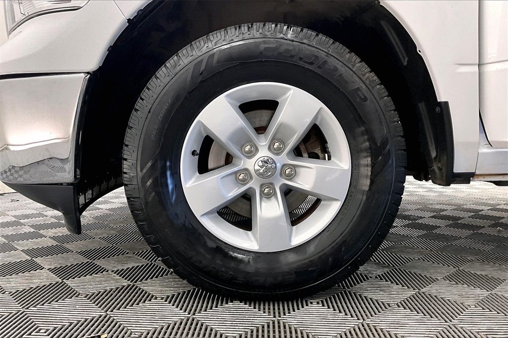 2022 Ram 1500 Classic SLT photo 5